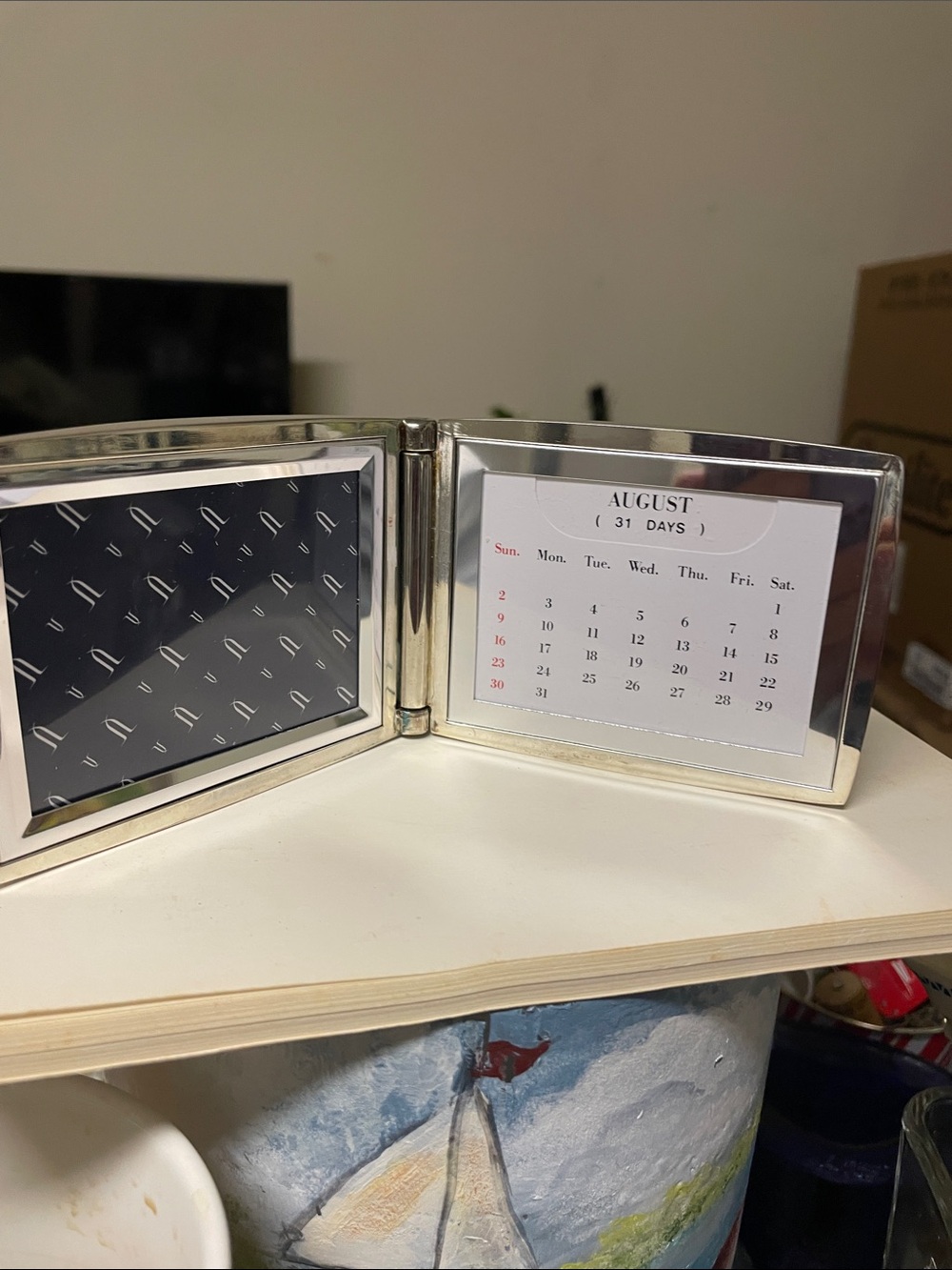 Silver Folding Photo Frame & never-ending Calendar USA today. - Silver